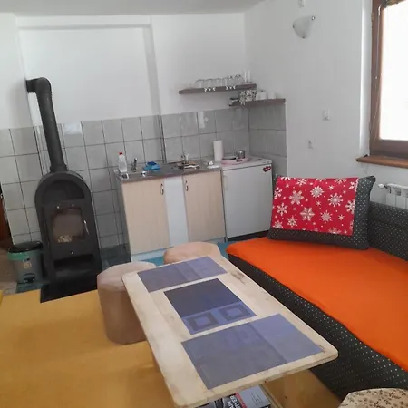 Jahorinska Planinska Kuca